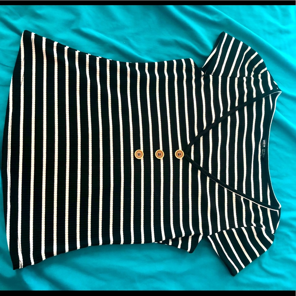 Basic striped tee but sexier